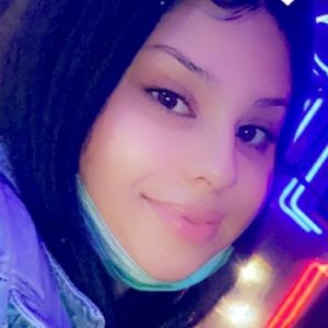 Meet your Posher, Lorena